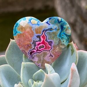 Colorful Heart-Shaped Lace Agate